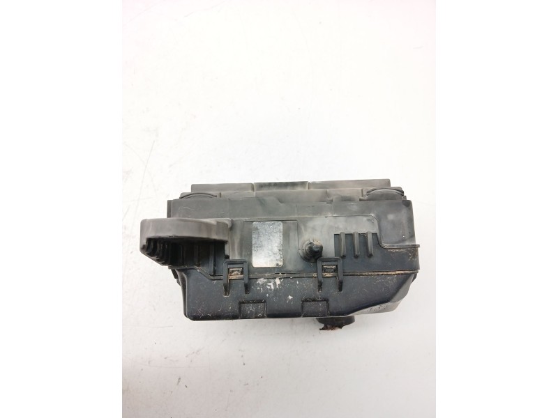 Recambio de caja reles / fusibles para hyundai i20 active 1.0 tgdi cat referencia OEM IAM 91950C82  
							