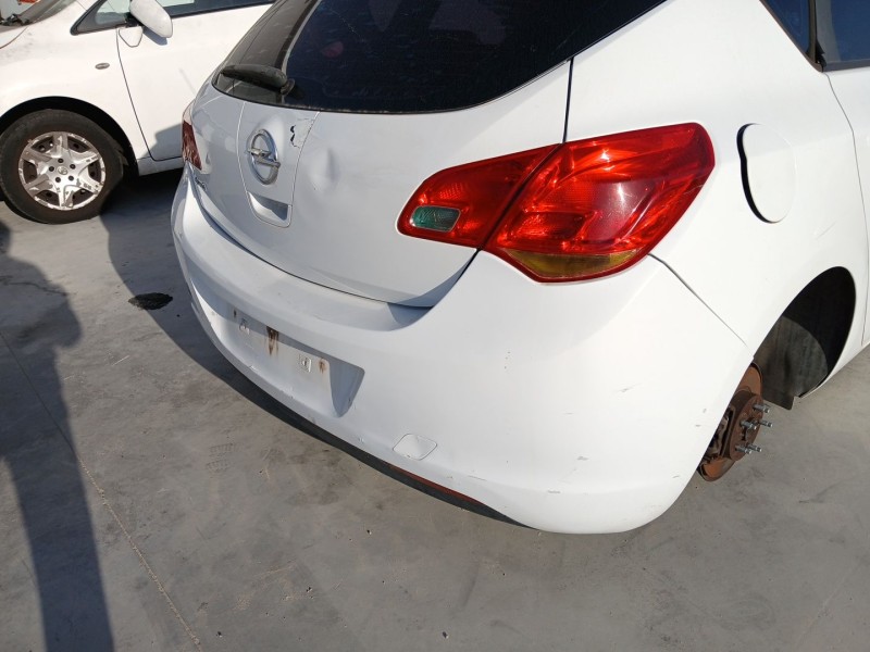 Recambio de paragolpes trasero para opel astra j (p10) 1.6 (68) referencia OEM IAM   
							