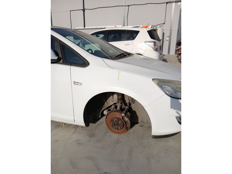 Recambio de aleta delantera derecha para opel astra j (p10) 1.6 (68) referencia OEM IAM   