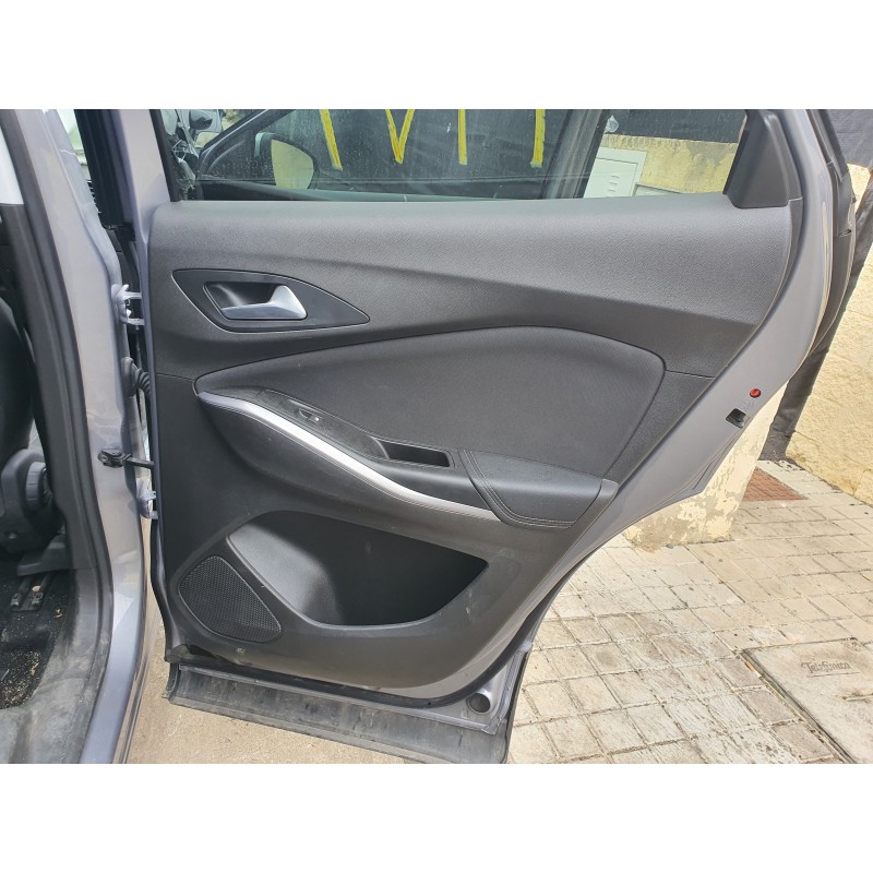 Recambio de guarnecido puerta trasera derecha para opel grandland x 1.5 cdti dpf referencia OEM IAM   