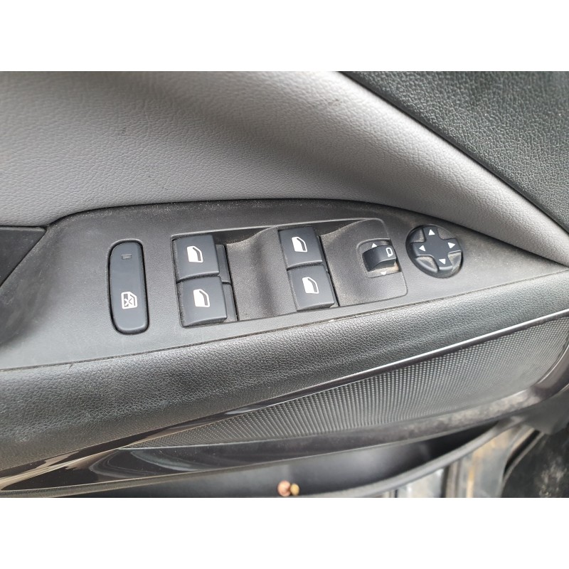 Recambio de mando elevalunas delantero izquierdo para opel crossland x 1.2 referencia OEM IAM   