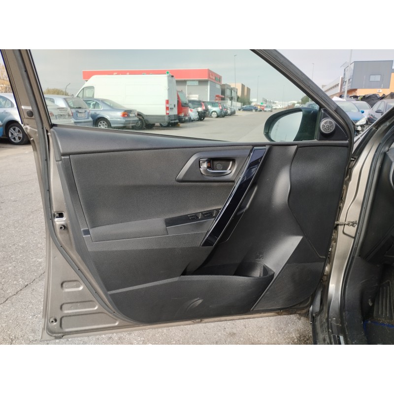 Recambio de guarnecido puerta delantera izquierda para toyota auris touring sports (e18) hybrid active referencia OEM IAM   