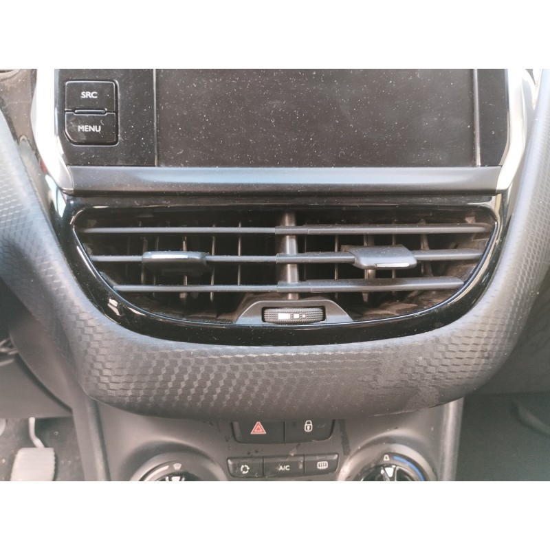 Recambio de rejilla aireadora para peugeot 208 style referencia OEM IAM   