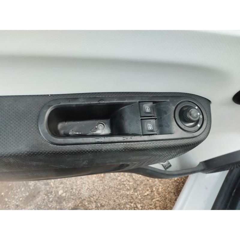 Recambio de mando elevalunas delantero izquierdo para renault twingo iii limited referencia OEM IAM   