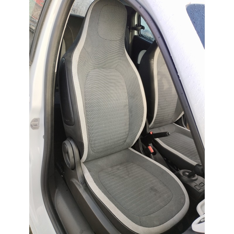 Recambio de asiento delantero derecho para renault twingo iii limited referencia OEM IAM   