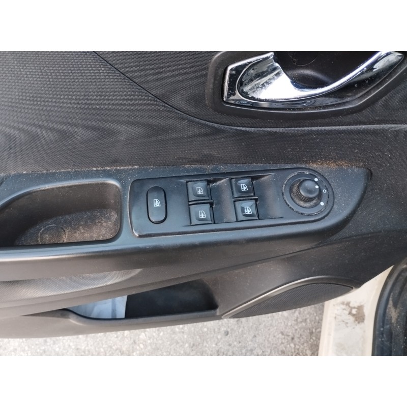 Recambio de mando elevalunas delantero izquierdo para renault captur 1.5 dci diesel fap energy referencia OEM IAM   