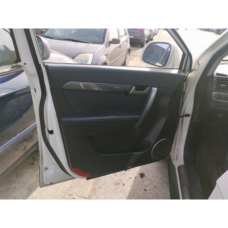 Recambio de guarnecido puerta delantera izquierda para chevrolet captiva 2.0 diesel cat referencia OEM IAM   