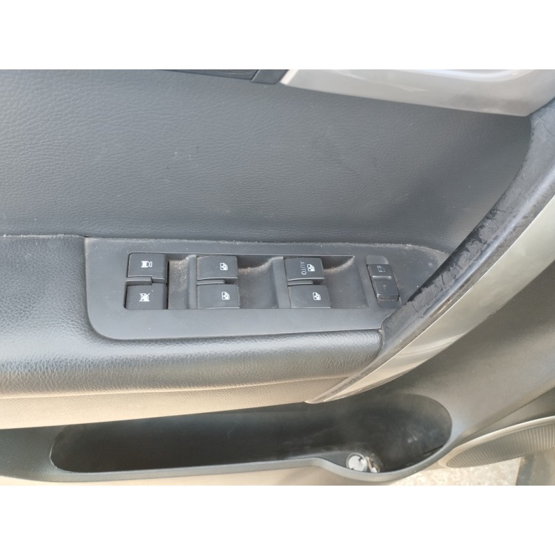 Recambio de mando elevalunas delantero izquierdo para chevrolet captiva 2.0 diesel cat referencia OEM IAM   