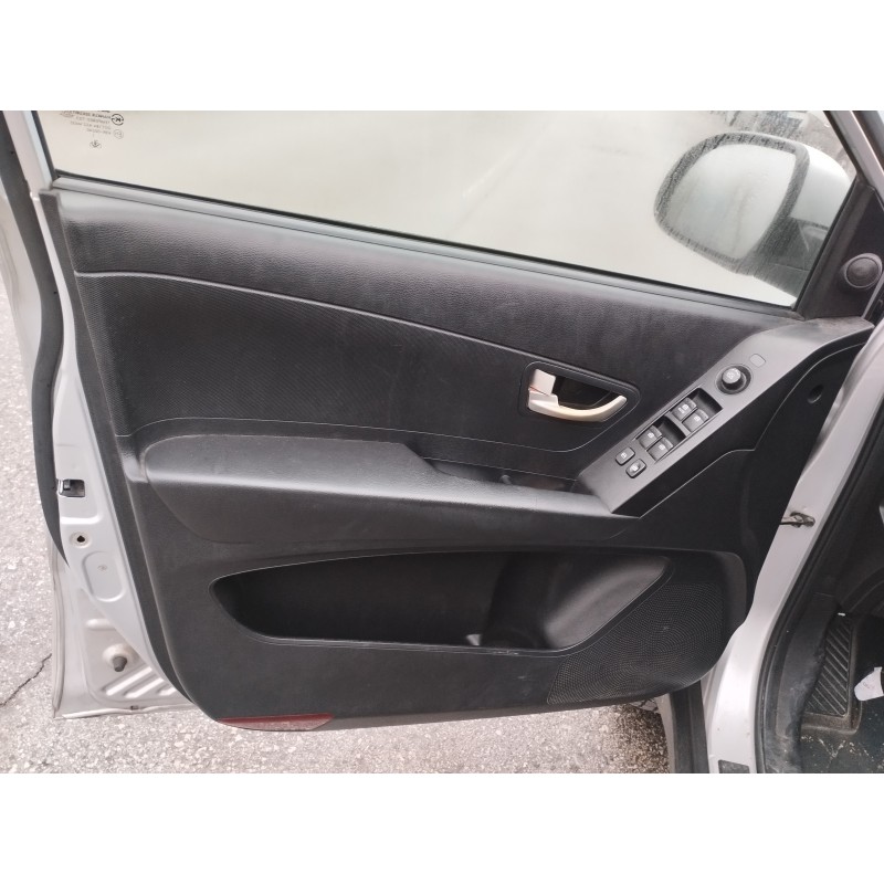 Recambio de guarnecido puerta delantera izquierda para ssangyong korando 2.0 td cat referencia OEM IAM   