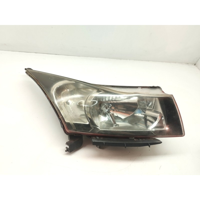 Recambio de faro derecho para chevrolet cruze 1.6 cat referencia OEM IAM   