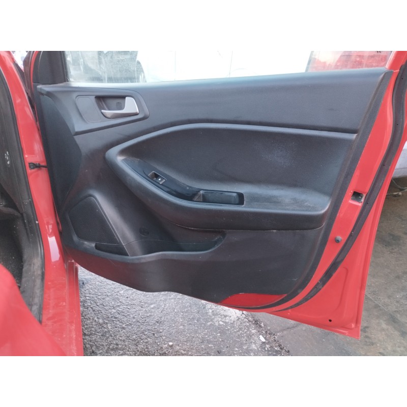 Recambio de guarnecido puerta delantera derecha para hyundai i20 essence referencia OEM IAM   