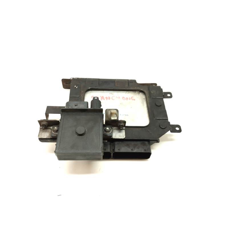 Recambio de centralita motor uce para ssangyong korando 2.0 td cat referencia OEM IAM 6715400032  