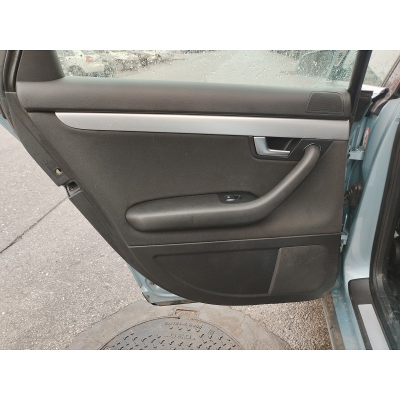 Recambio de guarnecido puerta trasera izquierda para audi a4 berlina (8e) 2.0 tdi referencia OEM IAM   