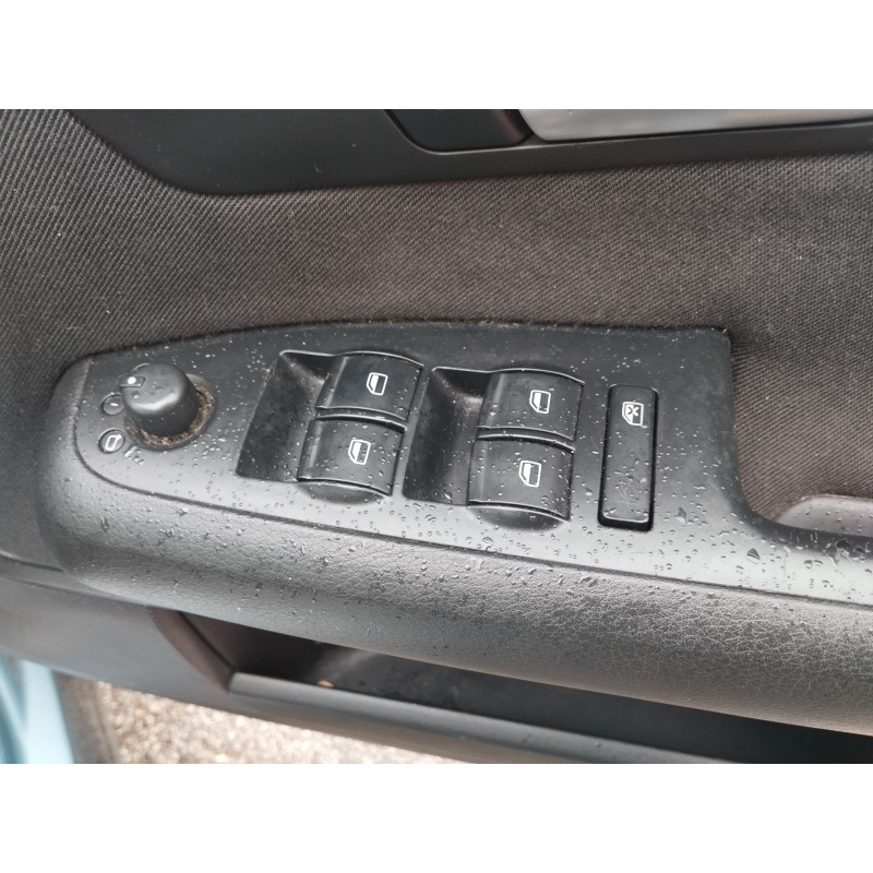 Recambio de mando elevalunas delantero derecho para audi a4 berlina (8e) 2.0 tdi referencia OEM IAM   