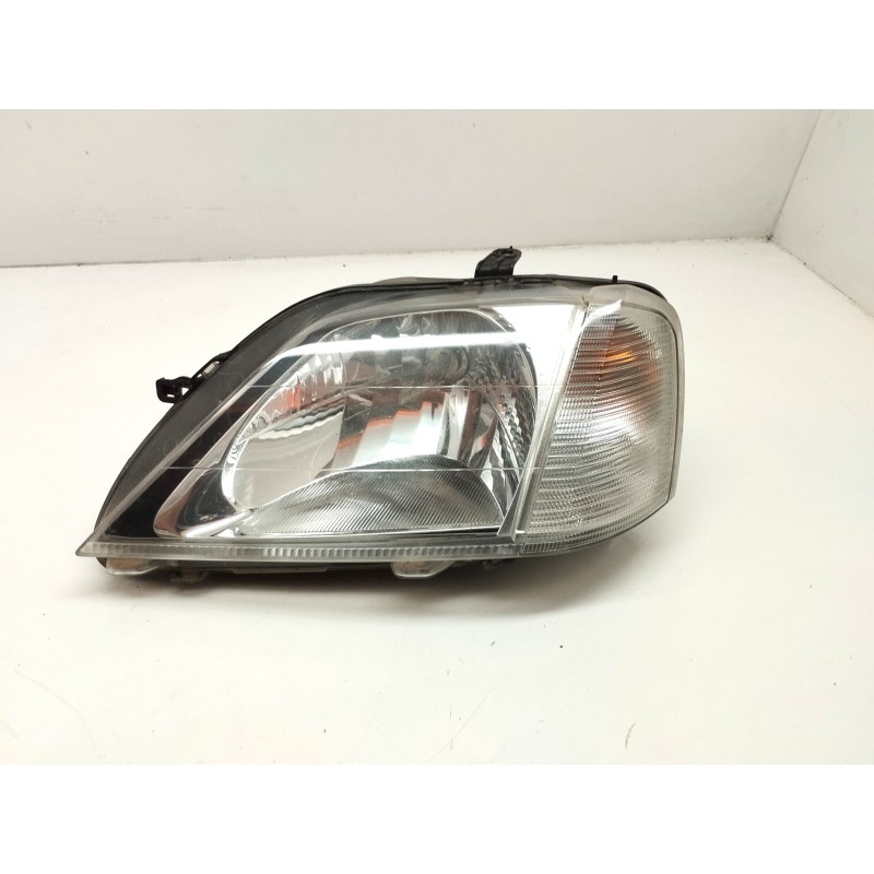 Recambio de faro izquierdo para dacia logan 1.6 cat referencia OEM IAM 8200211005  