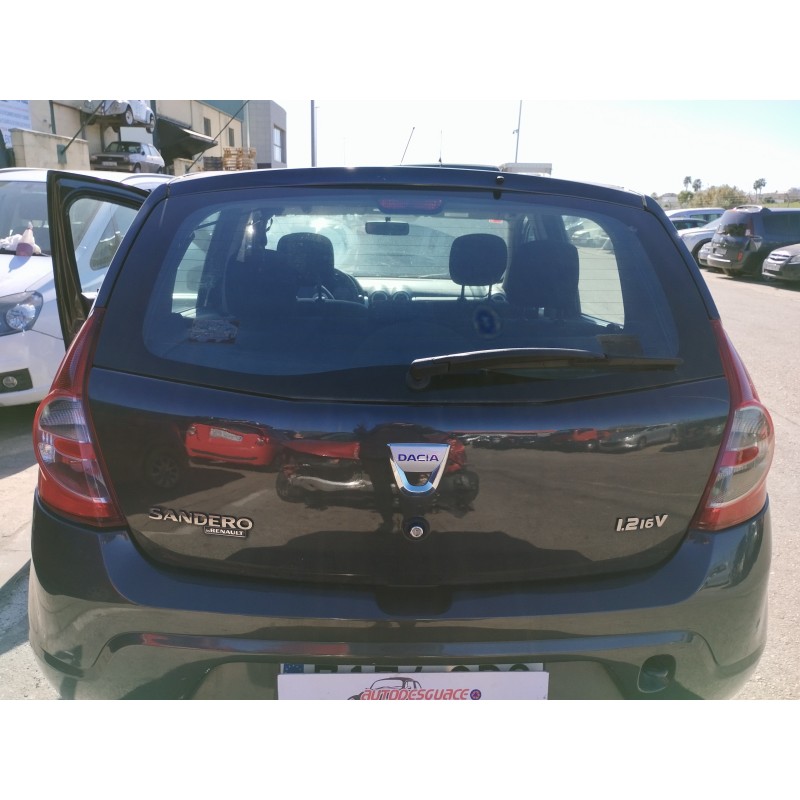 Recambio de porton trasero para dacia sandero 1.2 16v cat referencia OEM IAM   