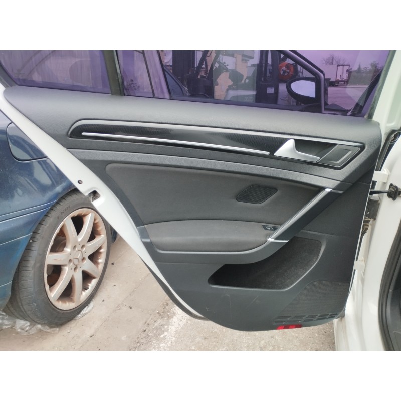 Recambio de guarnecido puerta trasera izquierda para volkswagen golf vii lim. 2.0 tdi referencia OEM IAM   