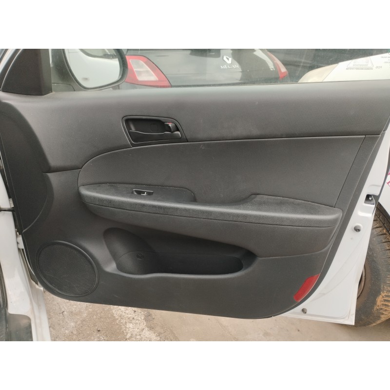 Recambio de guarnecido puerta delantera derecha para hyundai i30 1.4 cat referencia OEM IAM   