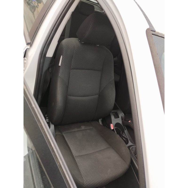 Recambio de asiento delantero derecho para hyundai i30 1.4 cat referencia OEM IAM   