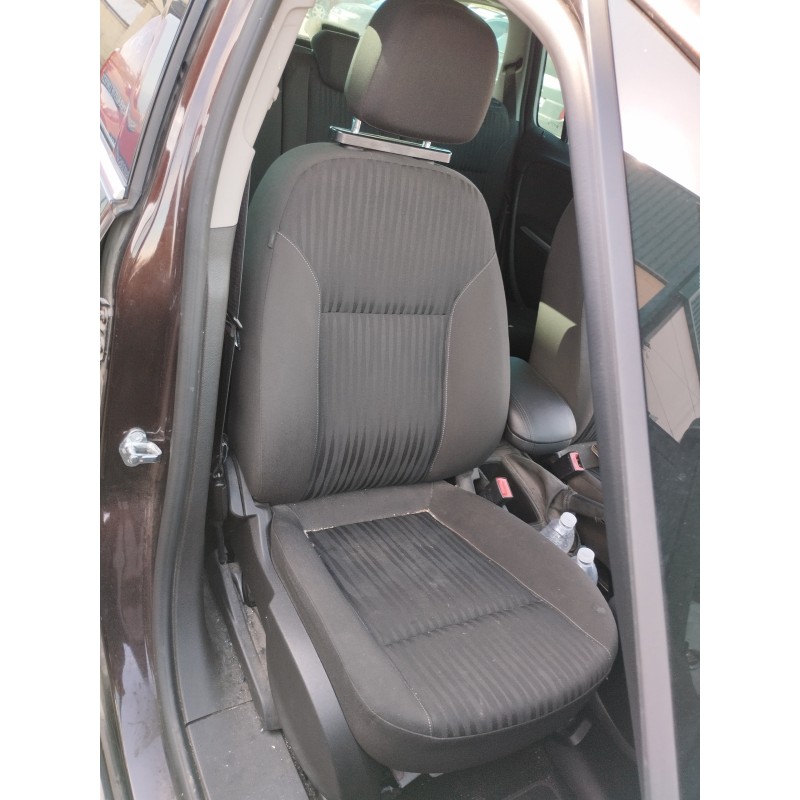 Recambio de asiento delantero derecho para opel zafira tourer 1.4 16v turbo cat (a 14 net / luj) referencia OEM IAM   