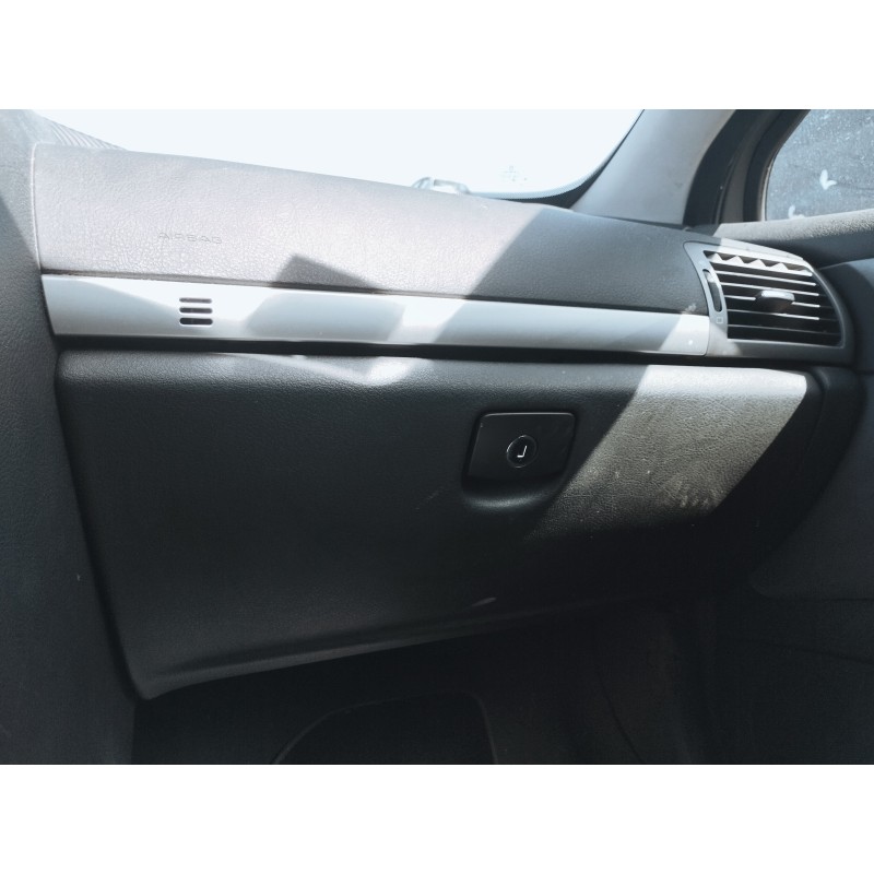 Recambio de guantera para peugeot 407 1.6 hdi referencia OEM IAM   