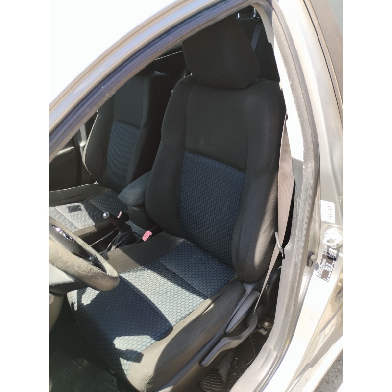 Recambio de asiento delantero izquierdo para toyota auris 1.4 turbodiesel cat referencia OEM IAM   