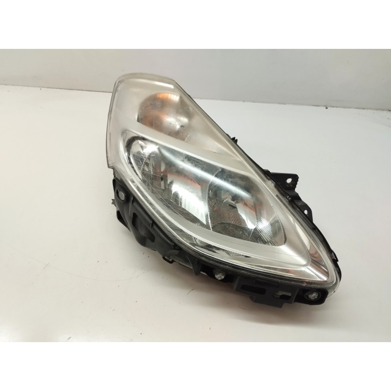 Recambio de faro derecho para renault clio iii exception referencia OEM IAM 8200892495  