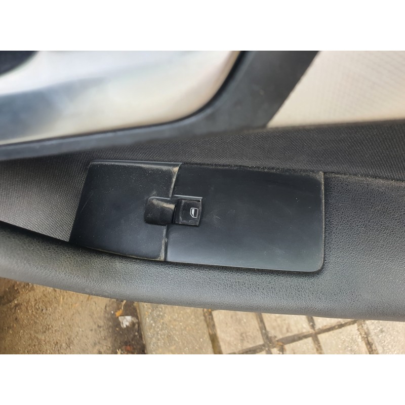 Recambio de mando elevalunas delantero derecho para audi a3 (8p) 1.9 tdi referencia OEM IAM   