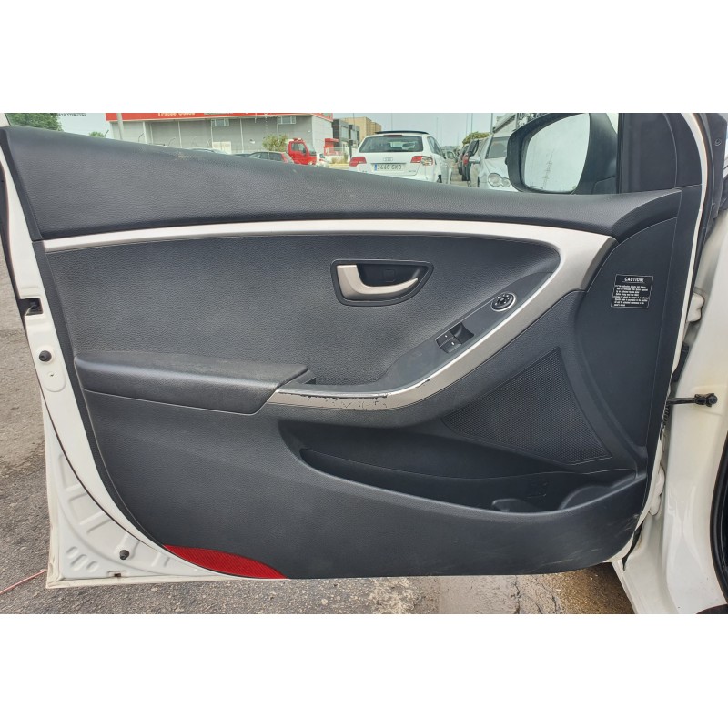 Recambio de guarnecido puerta delantera izquierda para hyundai i30 (gd) 1.4 crdi cat referencia OEM IAM   