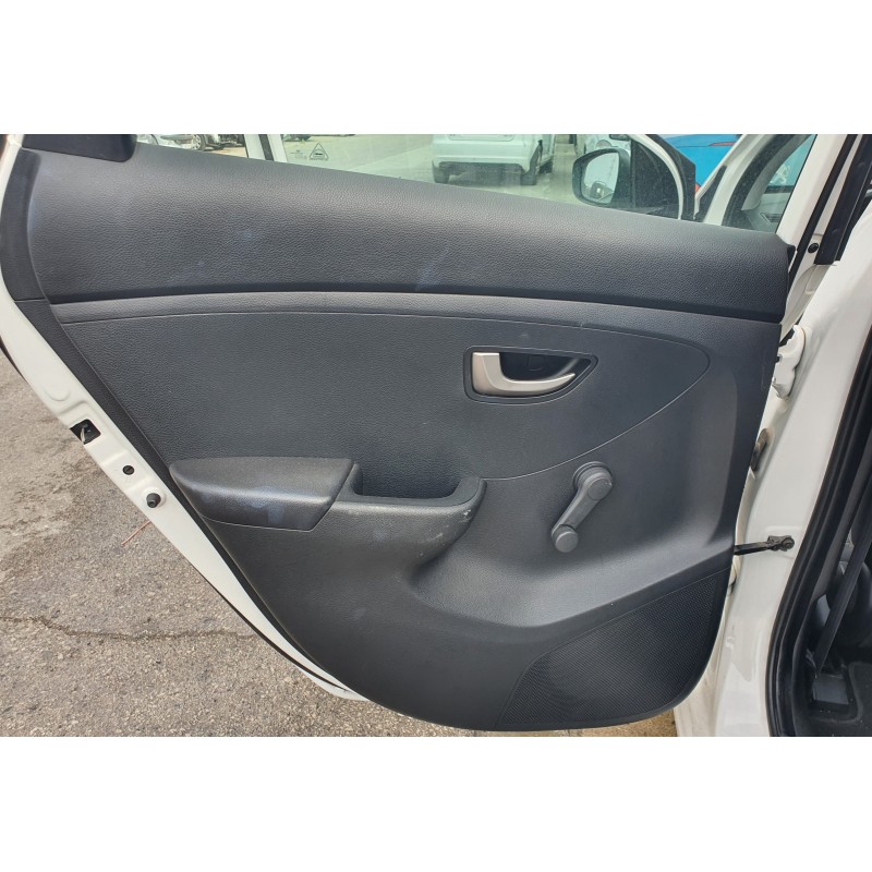 Recambio de guarnecido puerta trasera izquierda para hyundai i30 (gd) 1.4 crdi cat referencia OEM IAM   