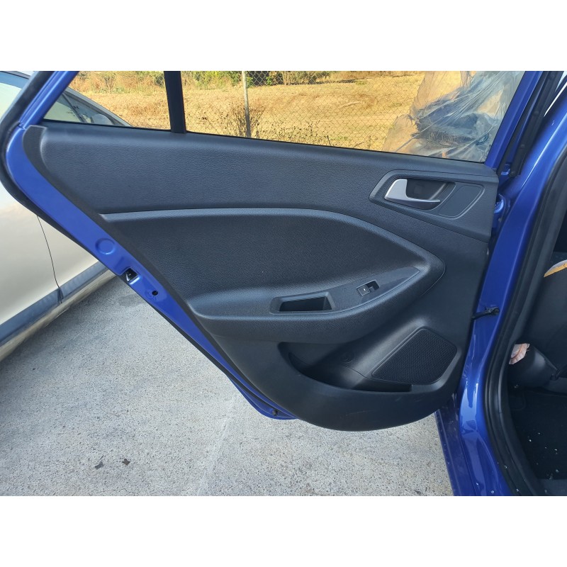 Recambio de guarnecido puerta trasera izquierda para hyundai i20 active 1.0 tgdi cat referencia OEM IAM   