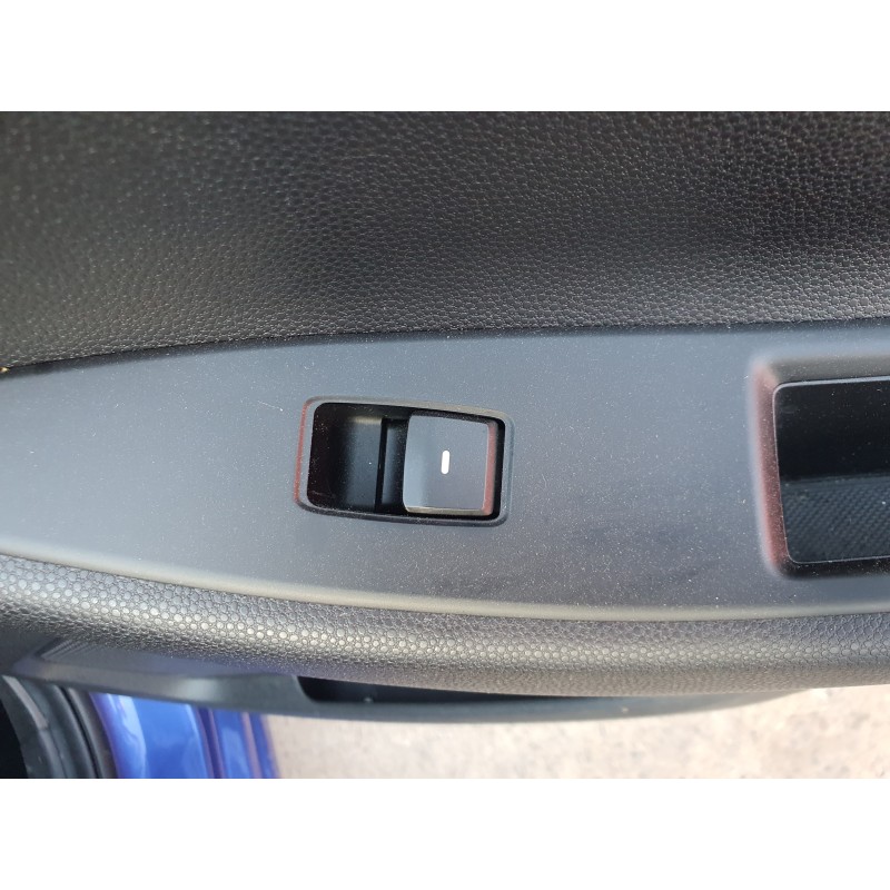 Recambio de mando elevalunas trasero derecho para hyundai i20 active 1.0 tgdi cat referencia OEM IAM   