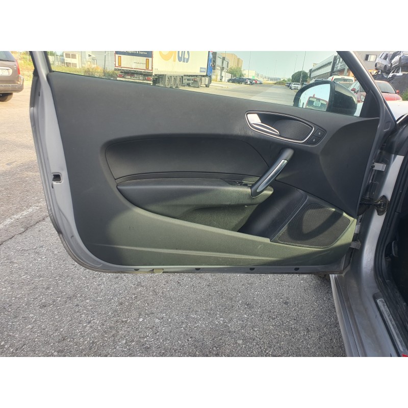 Recambio de guarnecido puerta delantera izquierda para audi a1 (8x) 1.2 16v tfsi referencia OEM IAM   