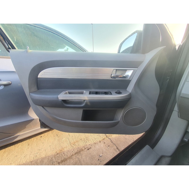 Recambio de guarnecido puerta delantera izquierda para chrysler sebring berlina 2.0 crd limited referencia OEM IAM   