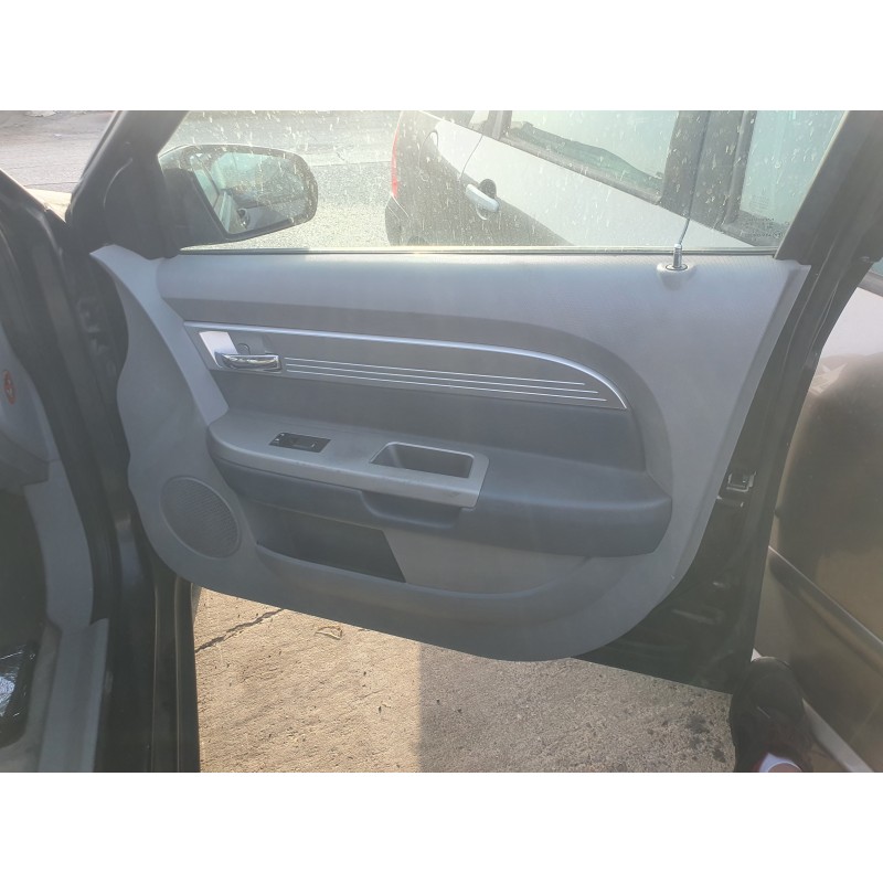 Recambio de guarnecido puerta delantera derecha para chrysler sebring berlina 2.0 crd limited referencia OEM IAM   