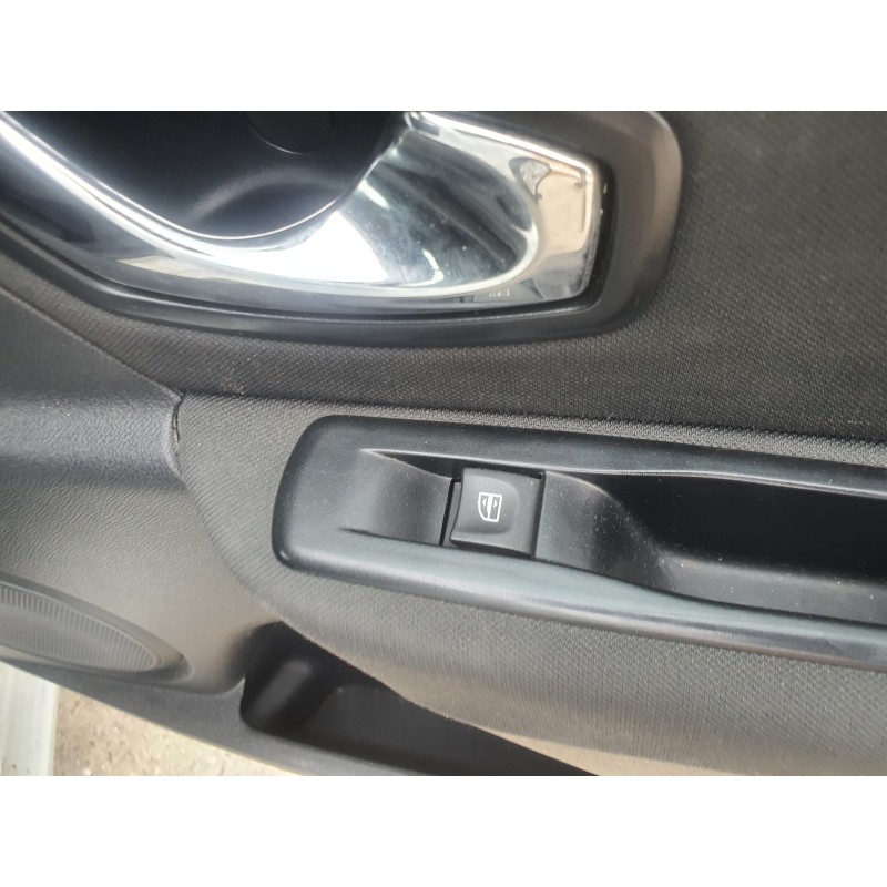 Recambio de mando elevalunas trasero derecho para renault megane iii berlina 5 p 1.2 16v referencia OEM IAM   