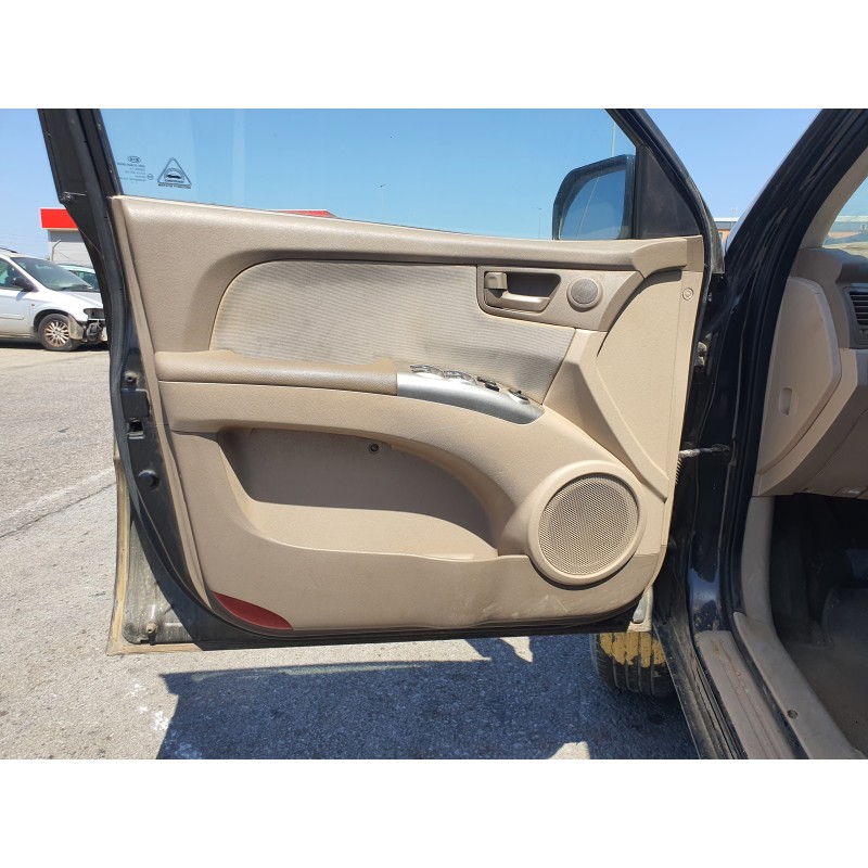 Recambio de guarnecido puerta delantera izquierda para kia sportage 2.0 cat referencia OEM IAM   