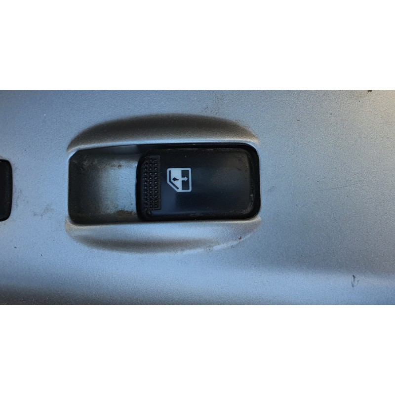 Recambio de mando elevalunas delantero derecho para kia sportage 2.0 cat referencia OEM IAM   