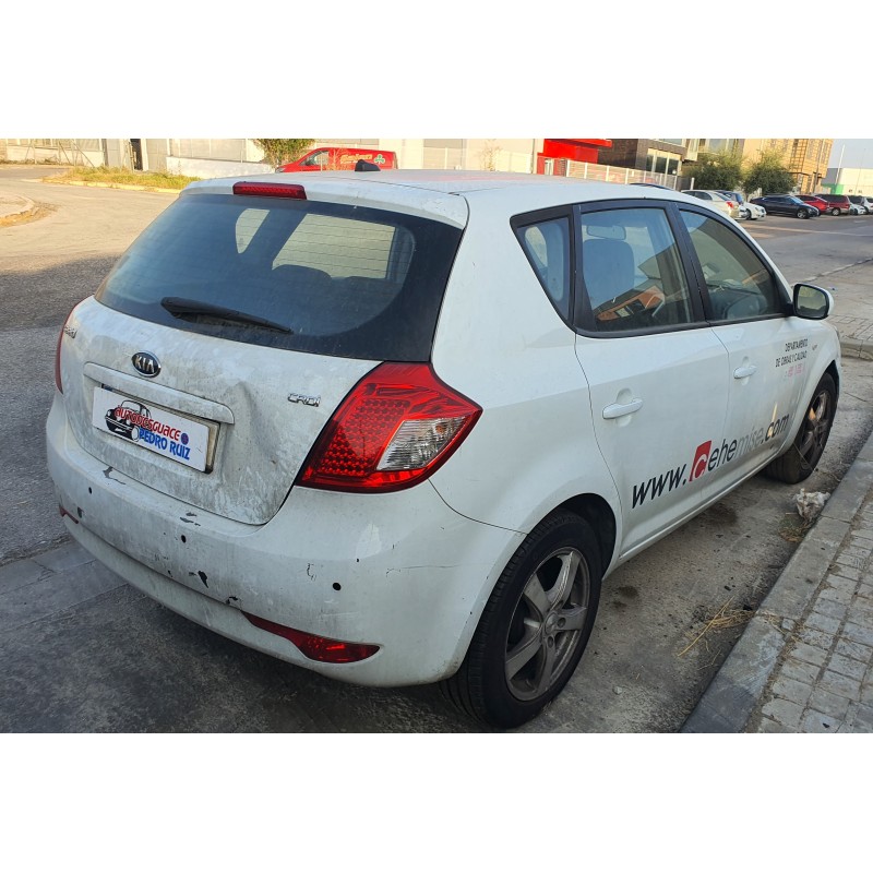 Recambio de cerradura puerta trasera derecha para kia cee´d 1.6 crdi cat referencia OEM IAM   