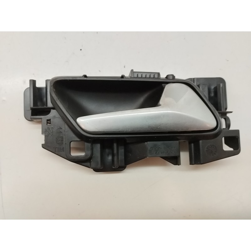 Recambio de maneta interior trasera derecha para peugeot 3008 1.2 12v e-thp referencia OEM IAM 98201552VV  