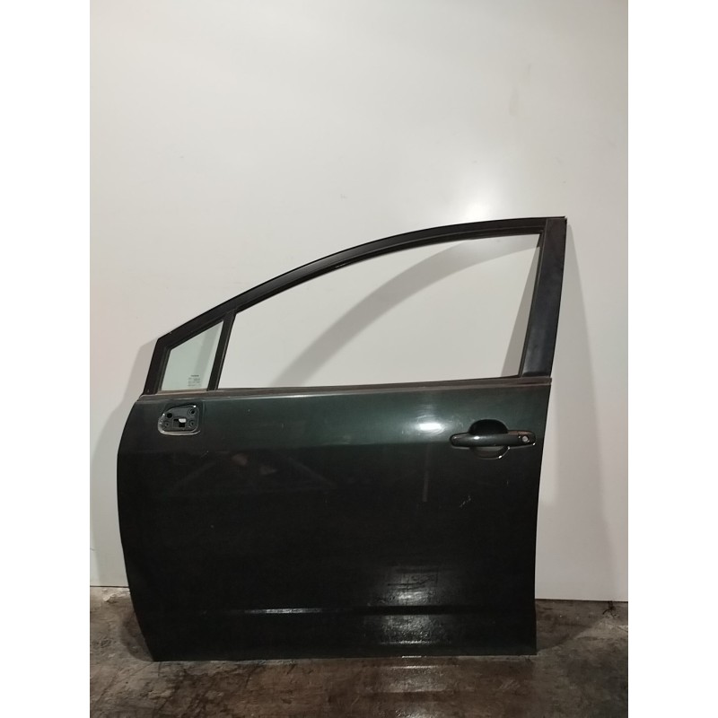 Recambio de puerta delantera izquierda para toyota corolla verso (r1) 2.2 d-cat referencia OEM IAM   