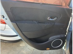 Recambio de guarnecido puerta trasera izquierda para renault scenic iii 1.5 dci diesel fap referencia OEM IAM   