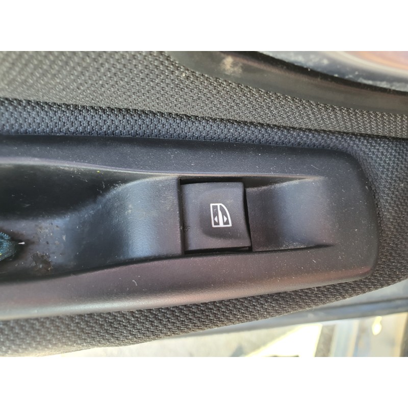 Recambio de mando elevalunas trasero izquierdo para renault scenic iii 1.5 dci diesel fap referencia OEM IAM   