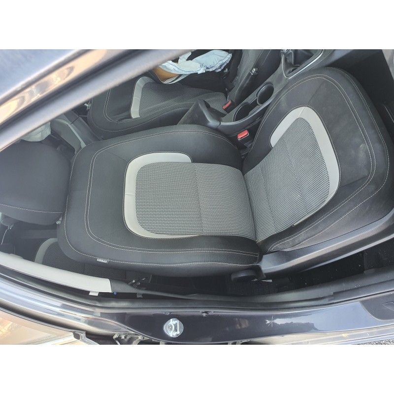 Recambio de asiento delantero derecho para kia cee´d 1.4 crdi cat referencia OEM IAM   