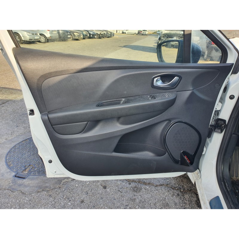 Recambio de guarnecido puerta delantera izquierda para renault clio iv grandtour business referencia OEM IAM   