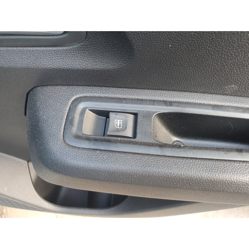 Recambio de mando elevalunas trasero derecho para dacia sandero iii 1.0 tce referencia OEM IAM   