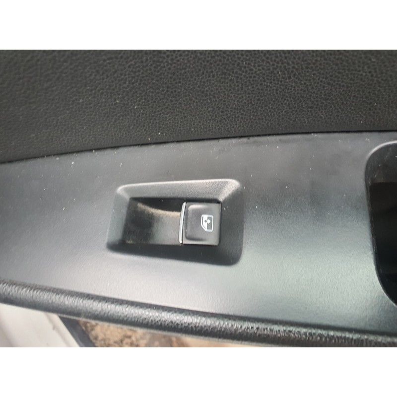 Recambio de mando elevalunas delantero derecho para seat leon st (5f8) x-perience 4drive referencia OEM IAM   