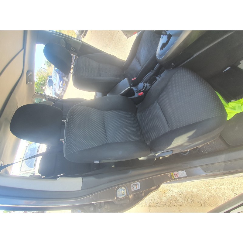 Recambio de asiento delantero derecho para toyota verso advance referencia OEM IAM   