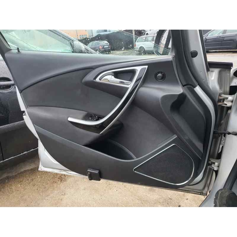 Recambio de guarnecido puerta delantera izquierda para opel astra j sports tourer 1.7 cdti 125 cv referencia OEM IAM   