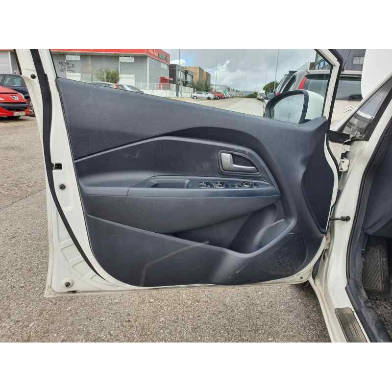 Recambio de guarnecido puerta delantera izquierda para kia rio iii 1.2 cvvt 84 cv referencia OEM IAM   